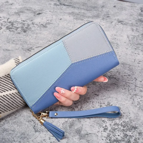 A touch of minimalism: discover our minimalist wallet for women.