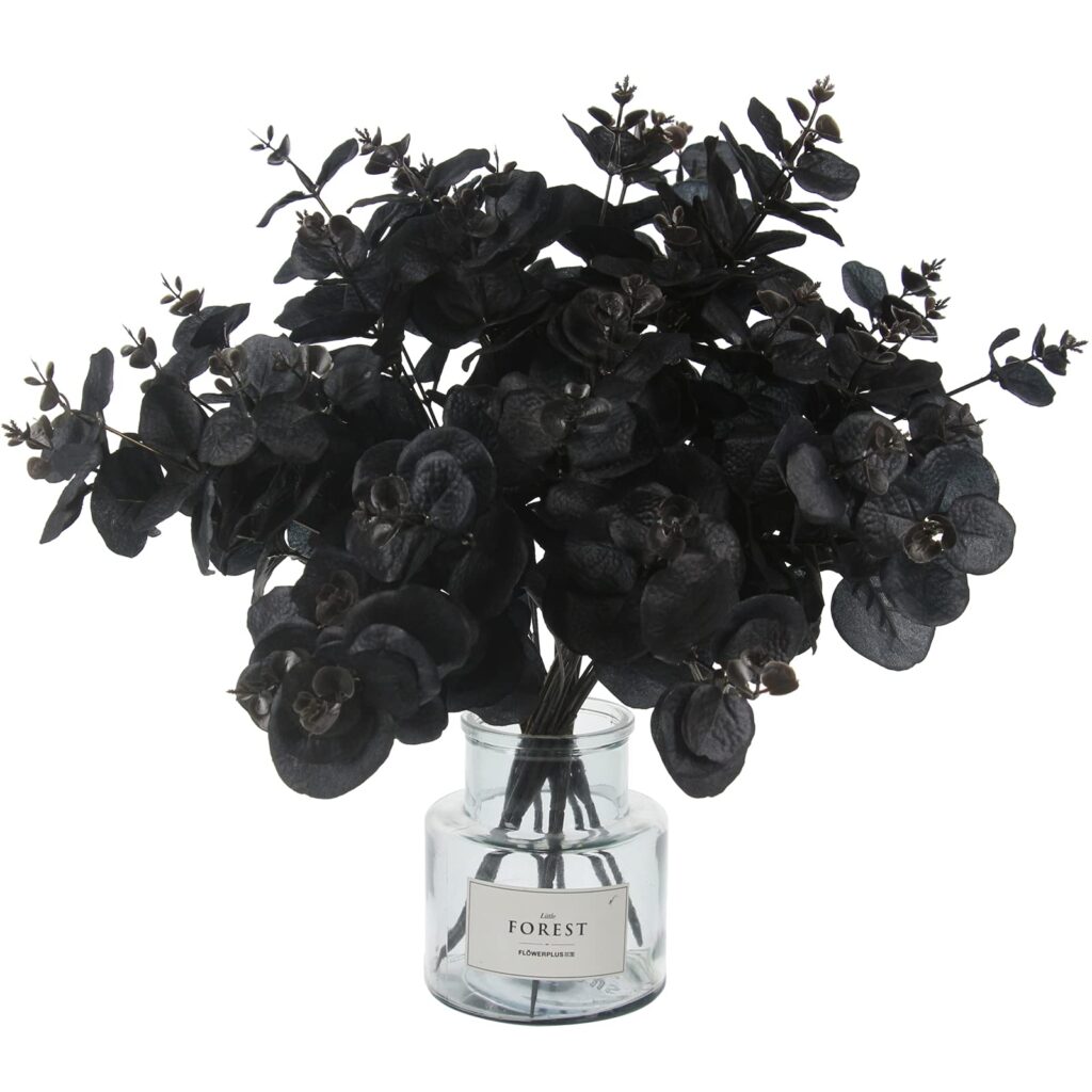 Top 5 Minimalist Halloween Decoration Ideas for an Elegant Celebration 2 black Minimalist Halloween decorations
